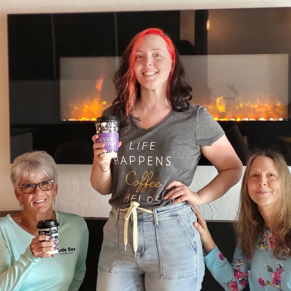 Meet your Posher, Jeri Lynn 🩷 - Picture 2 of 16